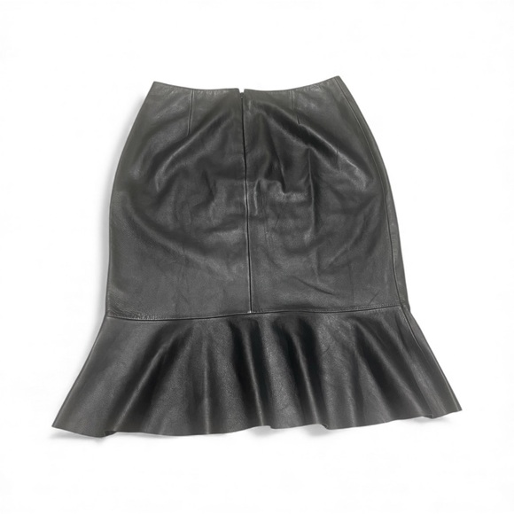 Colette Mordo Elegant Black Midi Skirt with Flared Hem - Picture 5 of 5
